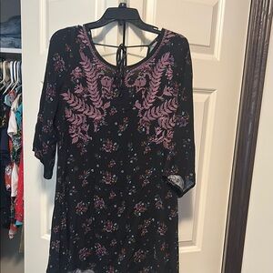 Xhilaration Black and Pink 3/4 Sleeve Graphic Blouse